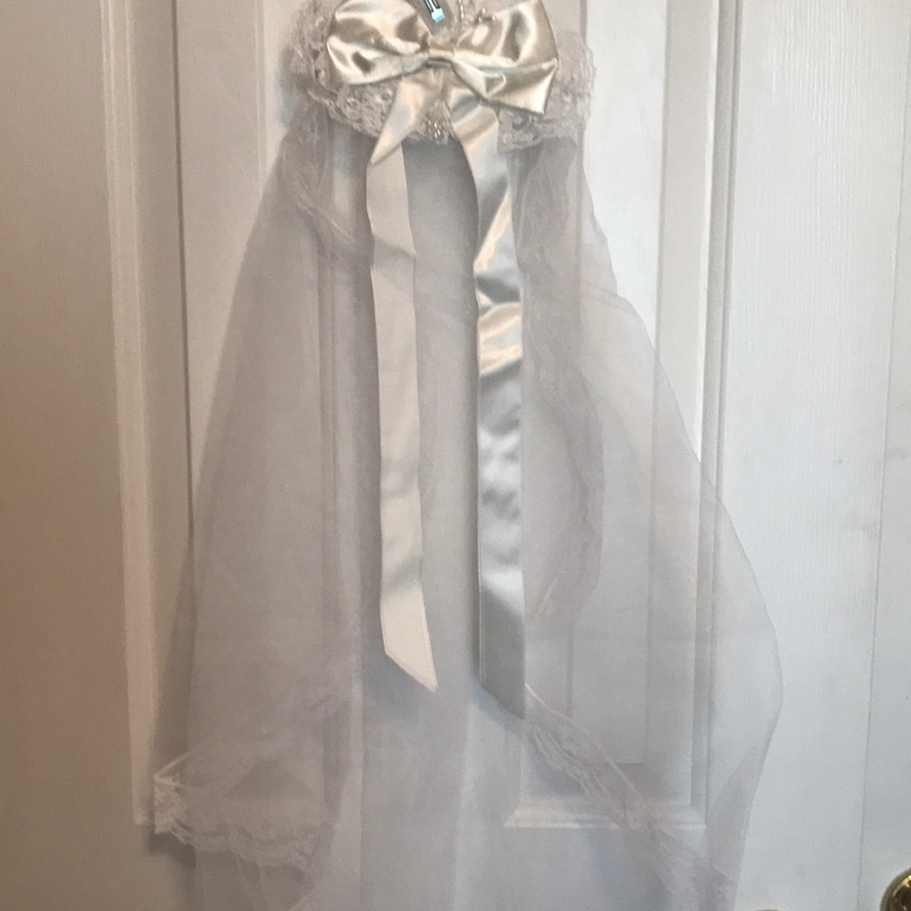 Girls First Communion Dress - Picture 4 of 6